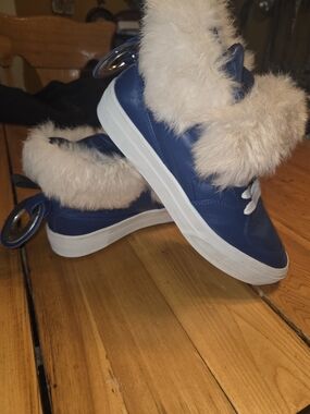 MSGM Blue Sneakers with Cream Fur Trim
